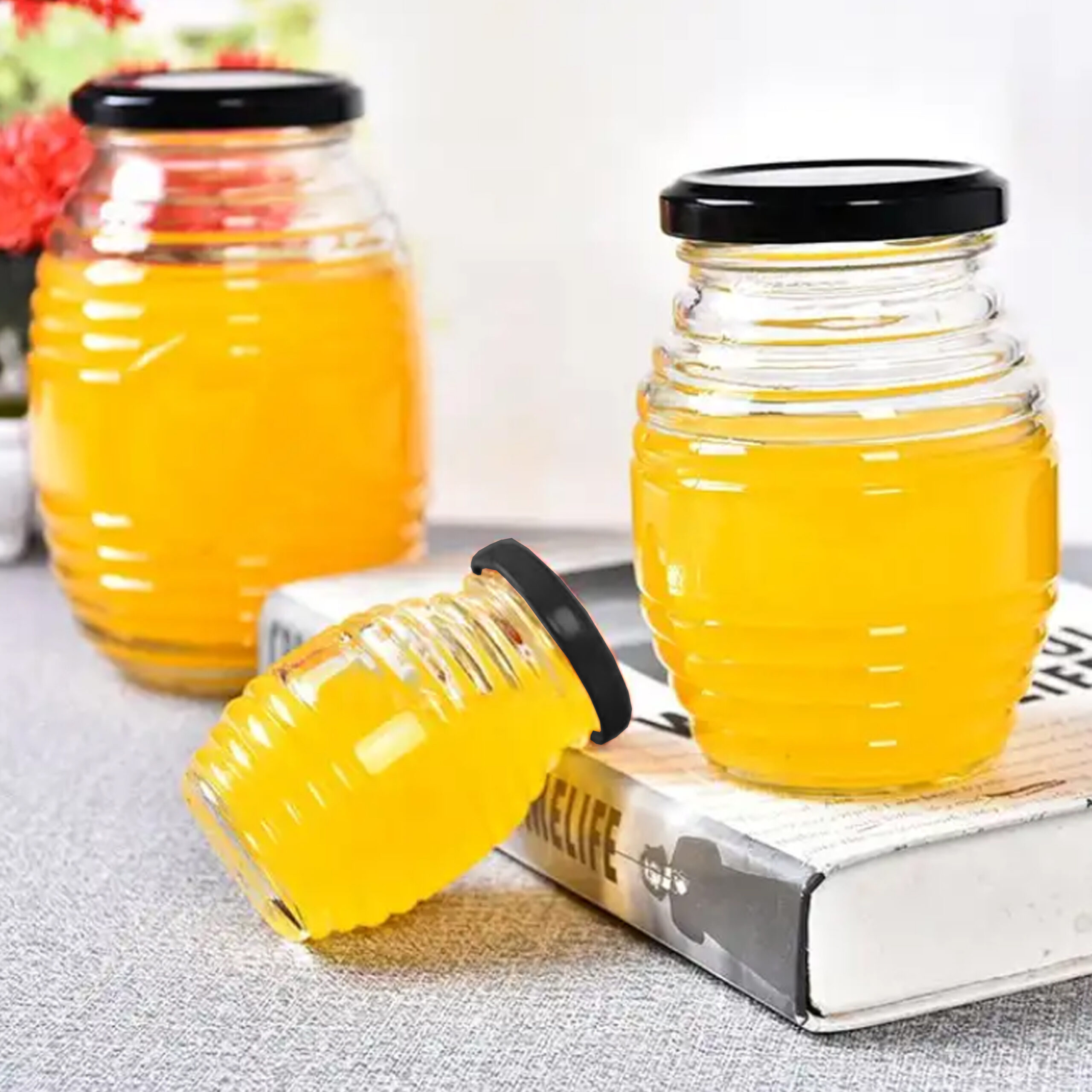 GLASS HONEY COMB JAR WITH BLACK LID 90ml - 1x1