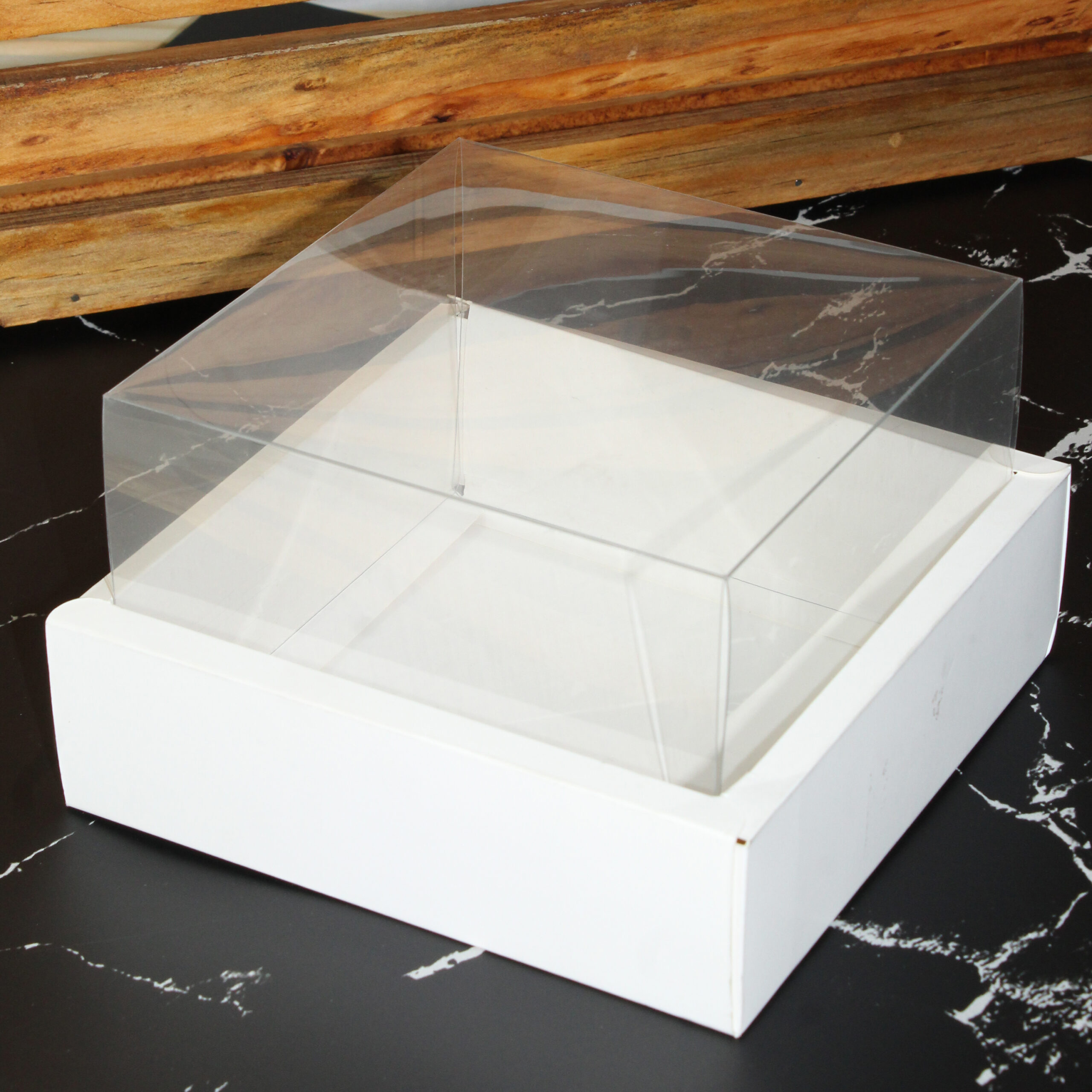 CONFECTIONERY BOX WHITE BASE PVC LID 17x17x10cm (1x12)